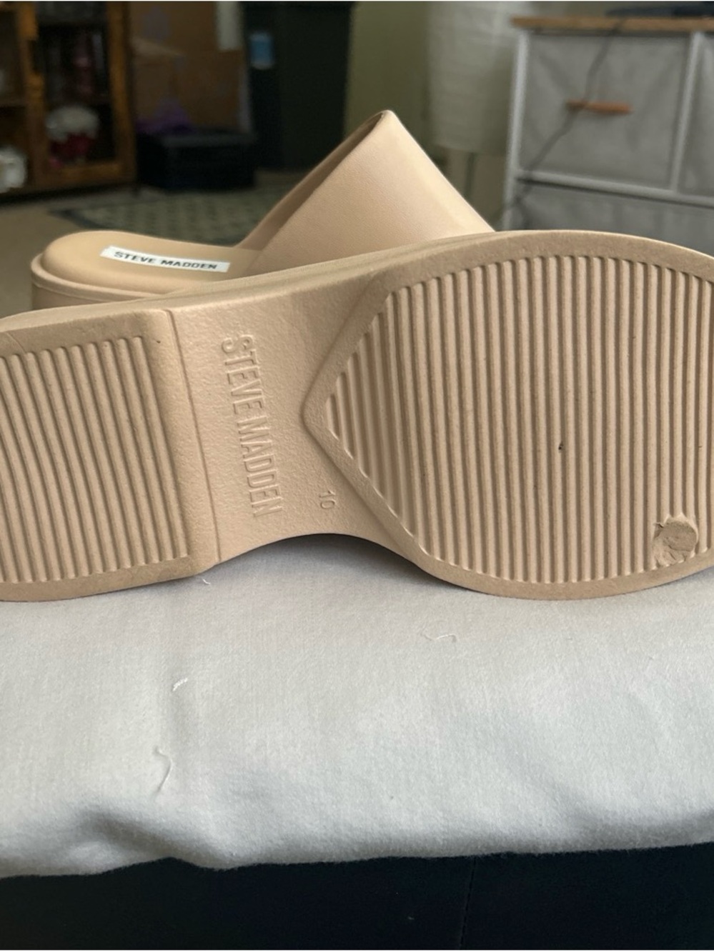 Steve Madden Nude/Tan Slip-On Slide Mules